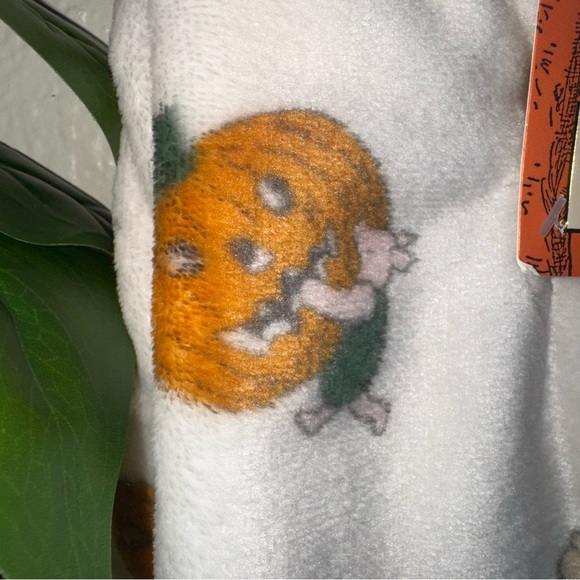Disney Classic Winnie The Pooh Halloween Baby Blanket Eeyore Piglet New Pumpkin - Picture 6 of 11